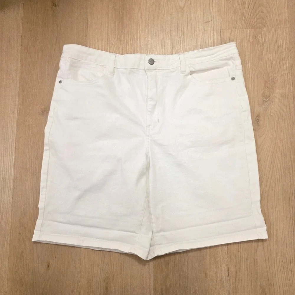 Wrangler White Denim High Rise 10